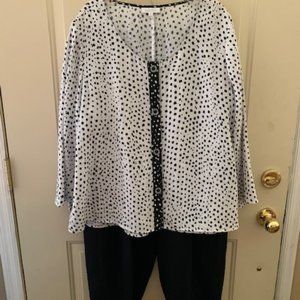 Two Piece Black & White Outfit from Habitat in size XL.